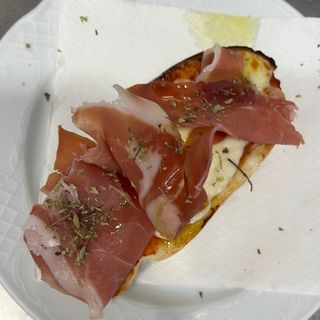 Montadito De Serrano