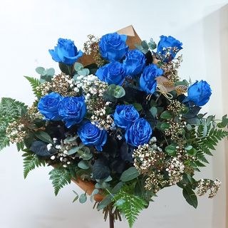 Ramo 12 rosas de color azul