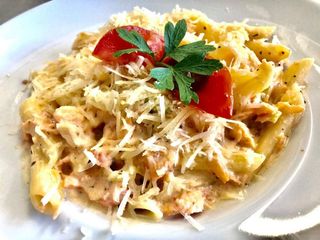 Cheesy chicken pasta