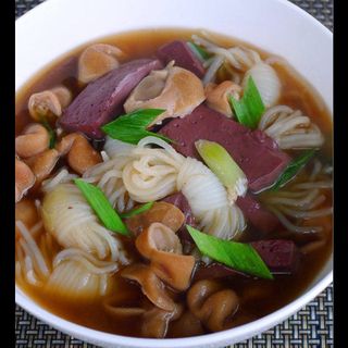 Spaghetti con intestino di maiale