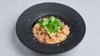 TAGLIATELLE Z KREWETKAMI