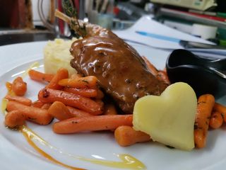 Обезкостено заешко бутче по ловджийски (350 г)