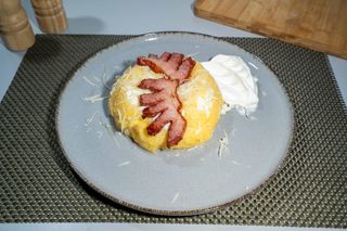 Mamaliguta cu branza si bacon