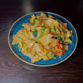 Tallarines hechos a mano con verduras