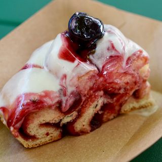 Sour cherry roll