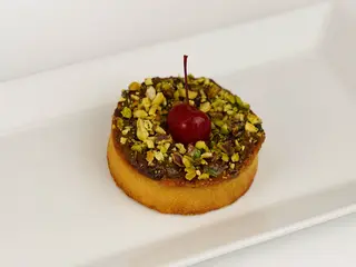 Тарт фісташка з вишнею (1oz)