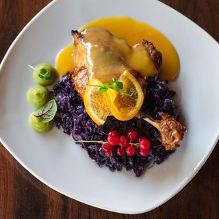 Pulpa de rata pe pat de varza rosie caramelizata cu portocale