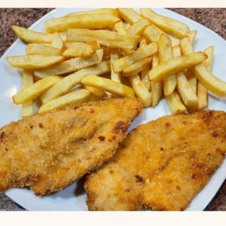 72. Pechuga de pollo crujiente con patatas