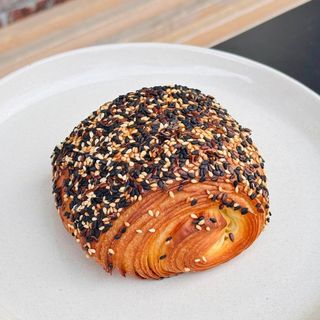 Даніш з шинкою та пармезаном(160 г)