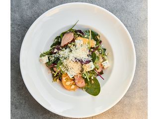 Салат з качиним філе (220g)