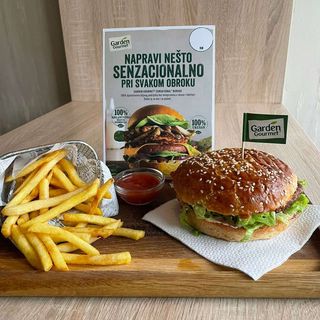 Veganski Burger sa Pomfritom