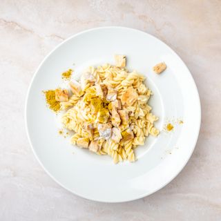 Pasta curry piletina