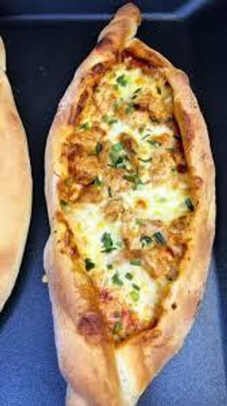 Chaczapuri z kurczakiem i serem