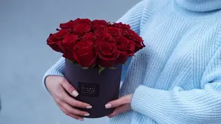 წითელი ვარდი ყუთში 15
