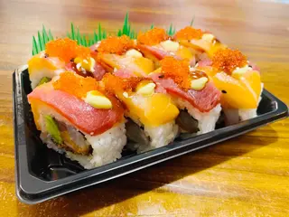 Uramaki dragón especial (8 uds.)