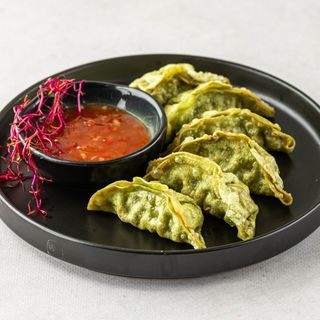 Gyoza pierożki vege 6szt. + sos sweet chilli