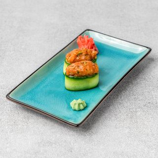 Gunkan tatar łosoś w ogórku 2szt