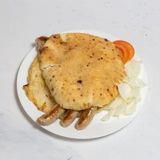 Roštilj kobasica na žaru