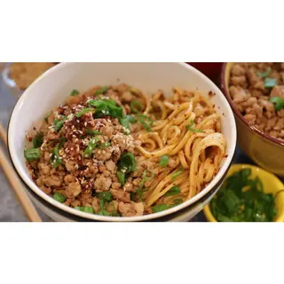 Chili Garlic Fried Noodles With Pork