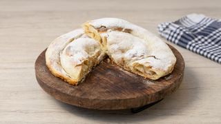 Banica sa jabukama i orasima posno 1/4