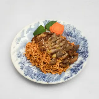 Tallarines Acompañados De Pato Sabor Teriyaki