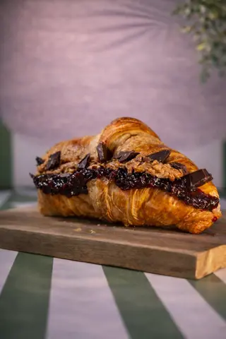 Šljiva kikiriki kroasan Low-Sugar