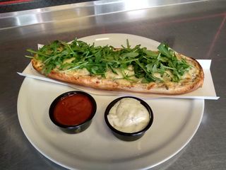 Zapiekanka z pieczarkami 