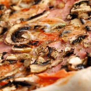 Mediana Prosciutto Funghi