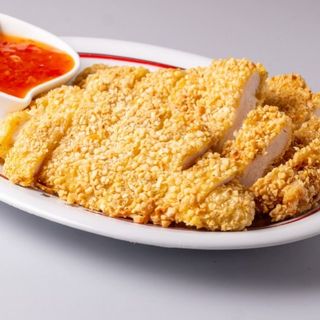 Pechuga de pollo frito con almendras