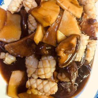 Calamares Con Bambú Y Setas Chinas
