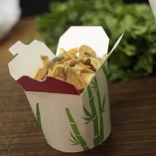 Box z Makaronem po Tajsku