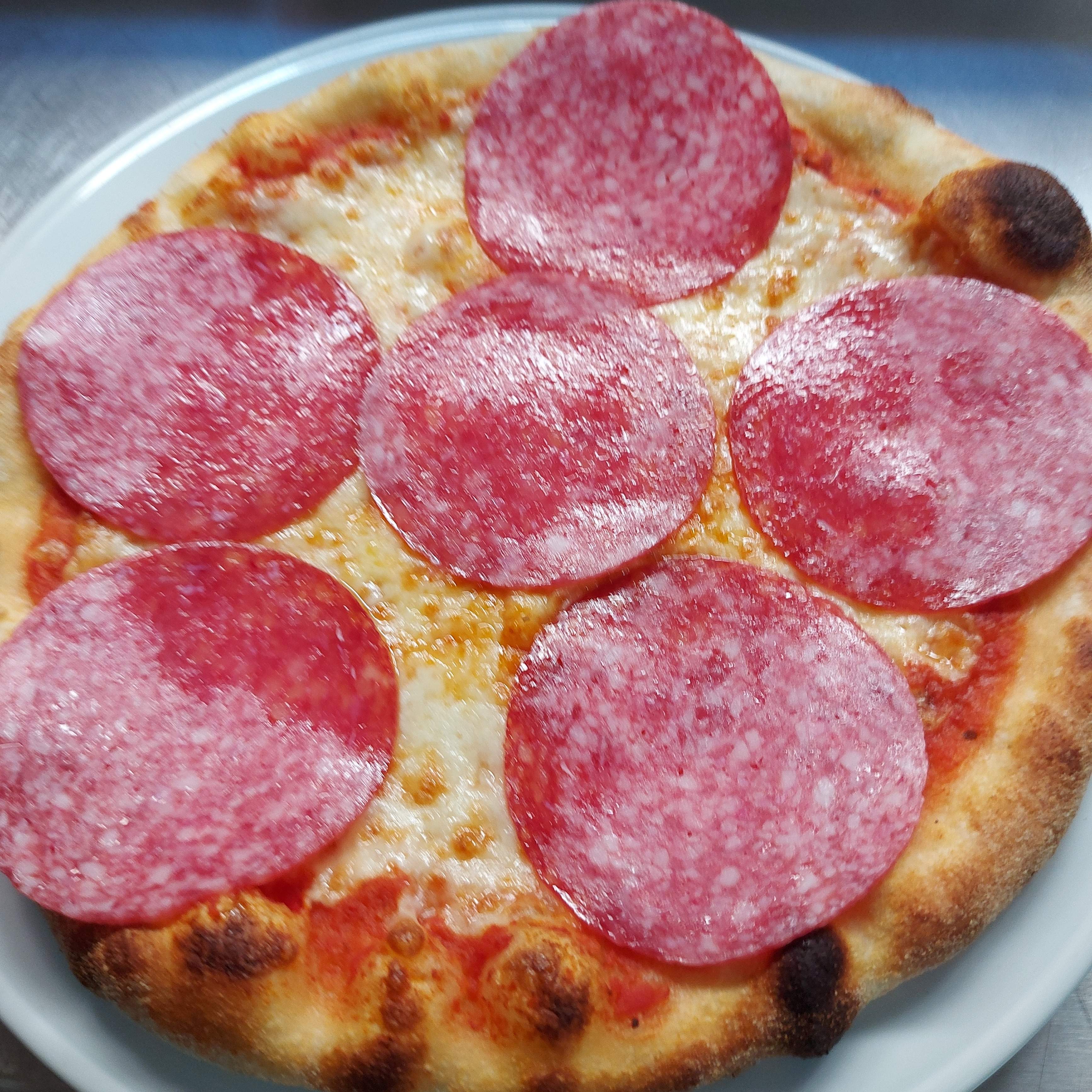 3 Pizza De Salami (26 Cm.)