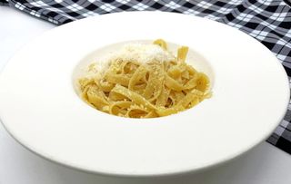  Fettuccine Alfredo (Classico)