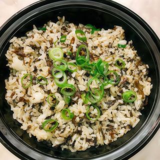 梅菜炒饭Arroz frito con col china seca y huevo