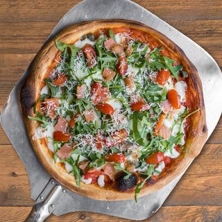 Pizza z Tuńczykiem i Kaparami (31 cm)