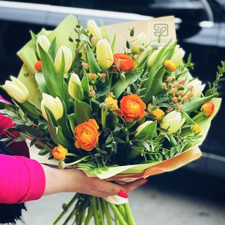 Bukiet mieszany kwiaty sezonowe - duży j-pom