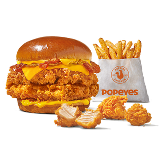 Cheesy crush doble + patatas M + 3 nuggets