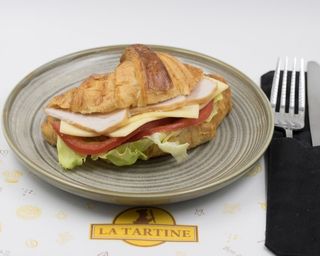 Круассан с индейкой