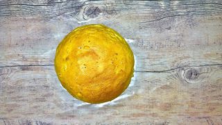 Pane alla curcuma - un panino