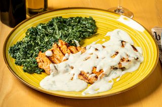 Piept de pui cu sos gorgonzola