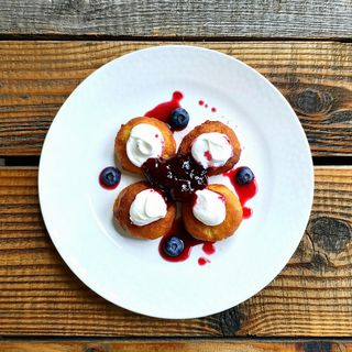 Papanaşi cu gem si smantana