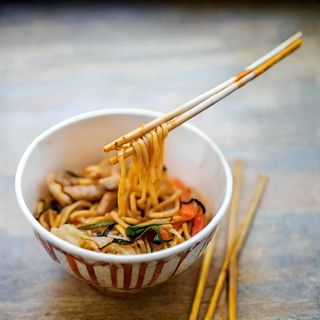 31.Yaki soba con verdure miste