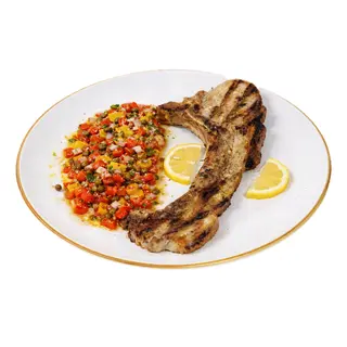 Свински кралски котлет със салца от чушки и каперси