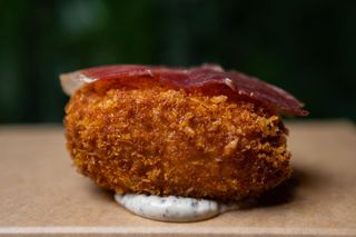 Croqueta De Jamón Ibérico Y Loncha De Beher