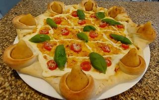 Pizza Frango e Borda de Coxinha + Coca Cola 1  litro