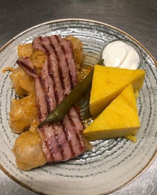 Sarmale cu bacon și mămăliguța 