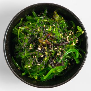 Wakame salata