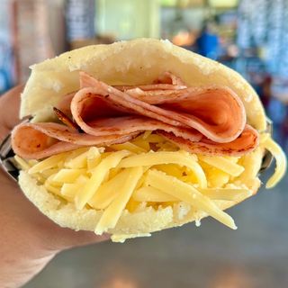 Arepa De York Y Queso (1 Und.)