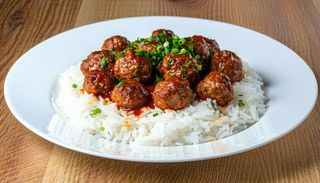 Chiftelute de porc cu orez sarbesc