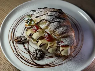 Круасан з бананом та шоколадом (150г)